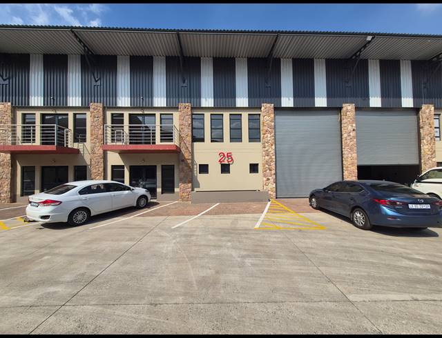 300M² WAREHOUSE TO LET IN WYCHWOOD